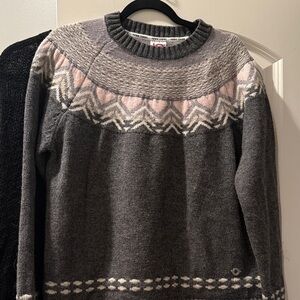 Kari Traa Gray and Pink sweater normally$110
get it for reduced price!